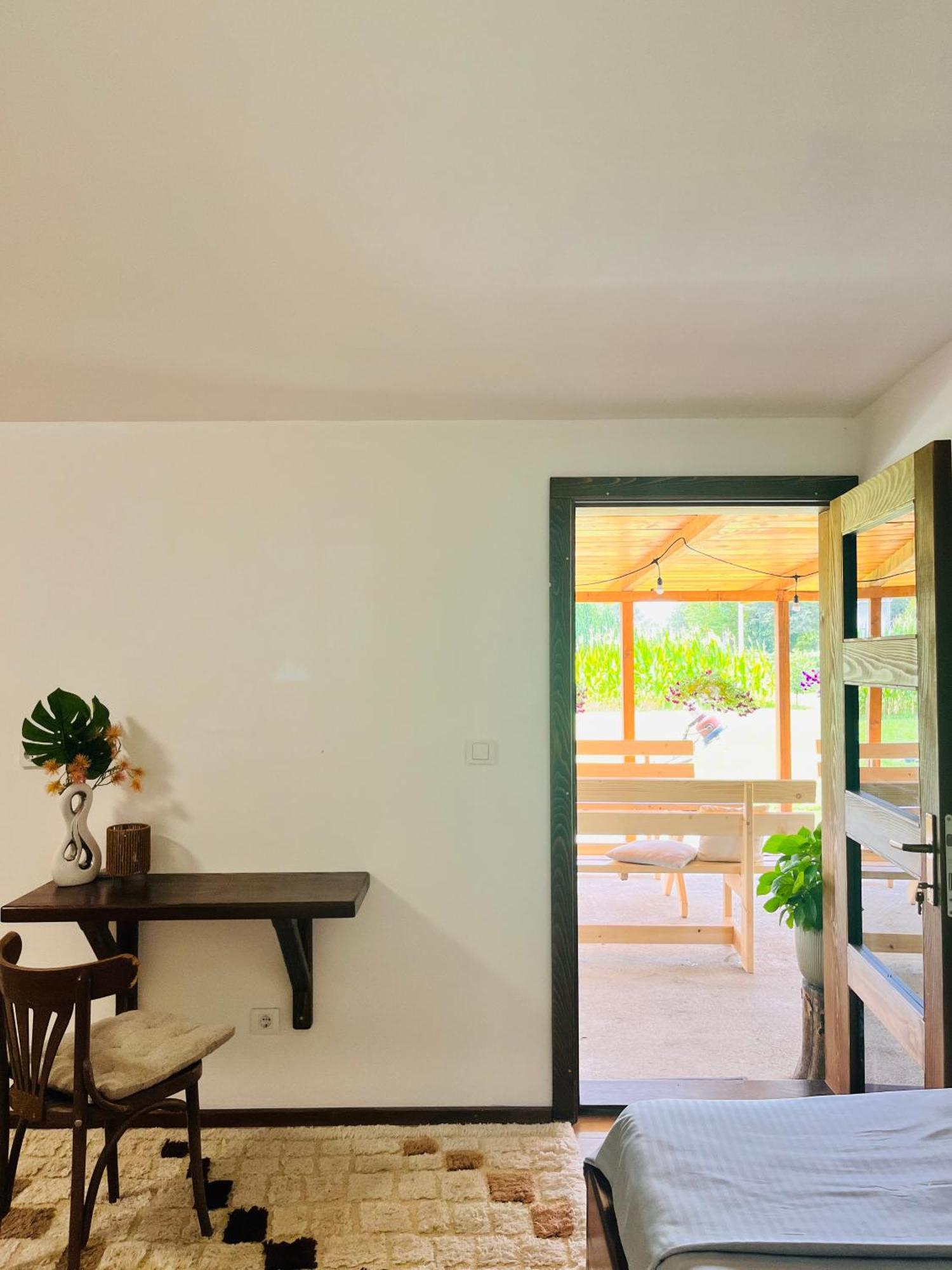 Balabani Local Stay Golubovci Exteriér fotografie