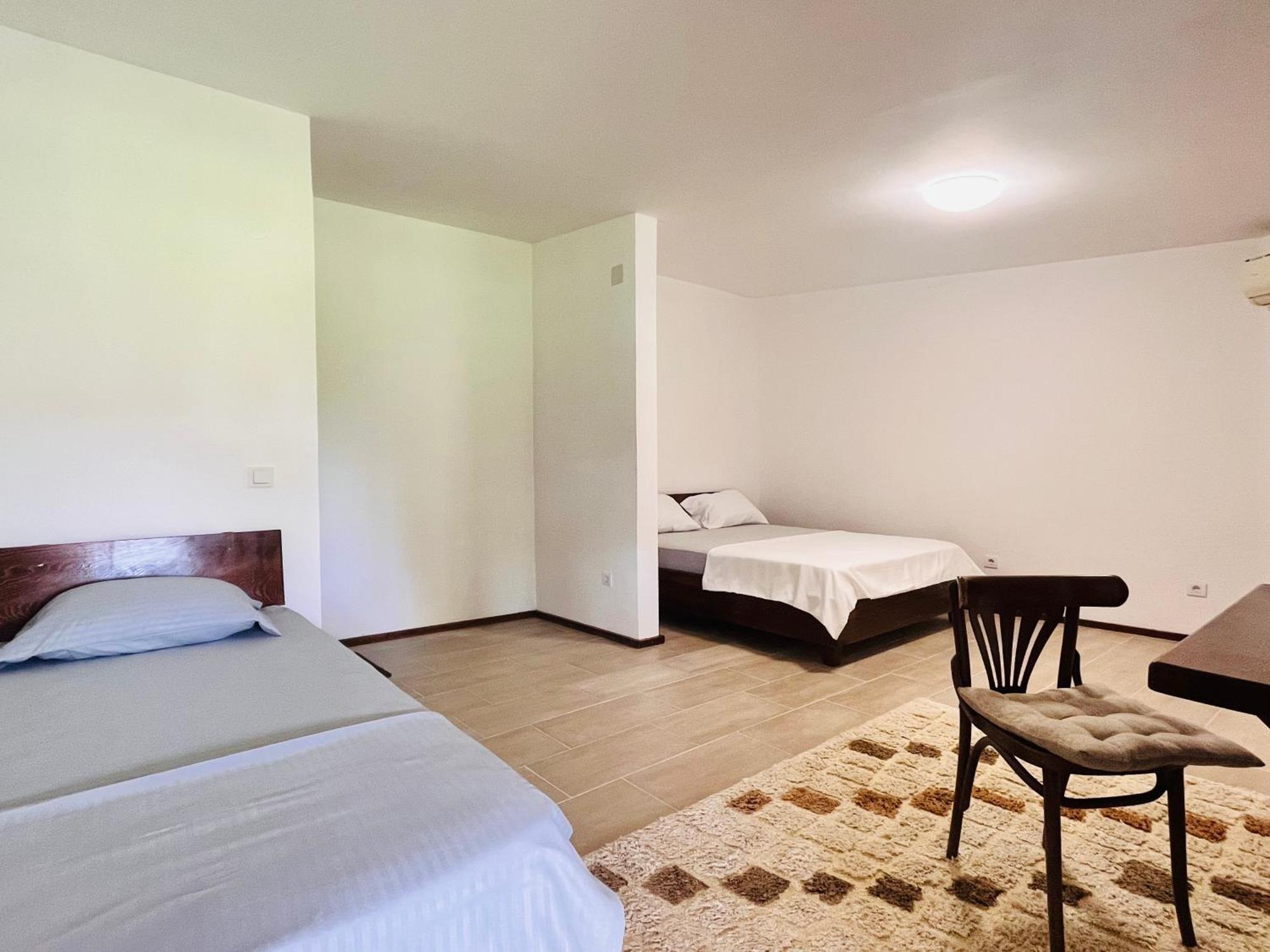 Balabani Local Stay Golubovci Exteriér fotografie