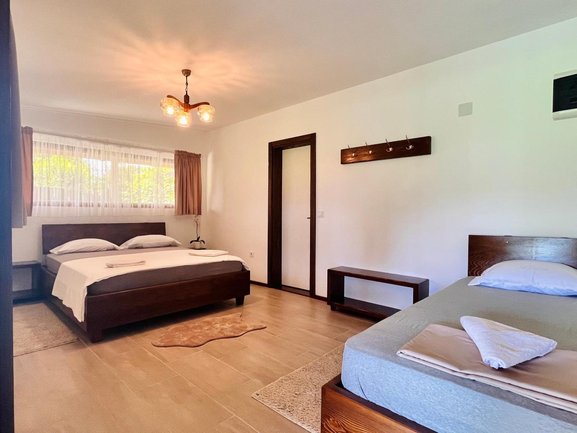 Balabani Local Stay Golubovci Exteriér fotografie