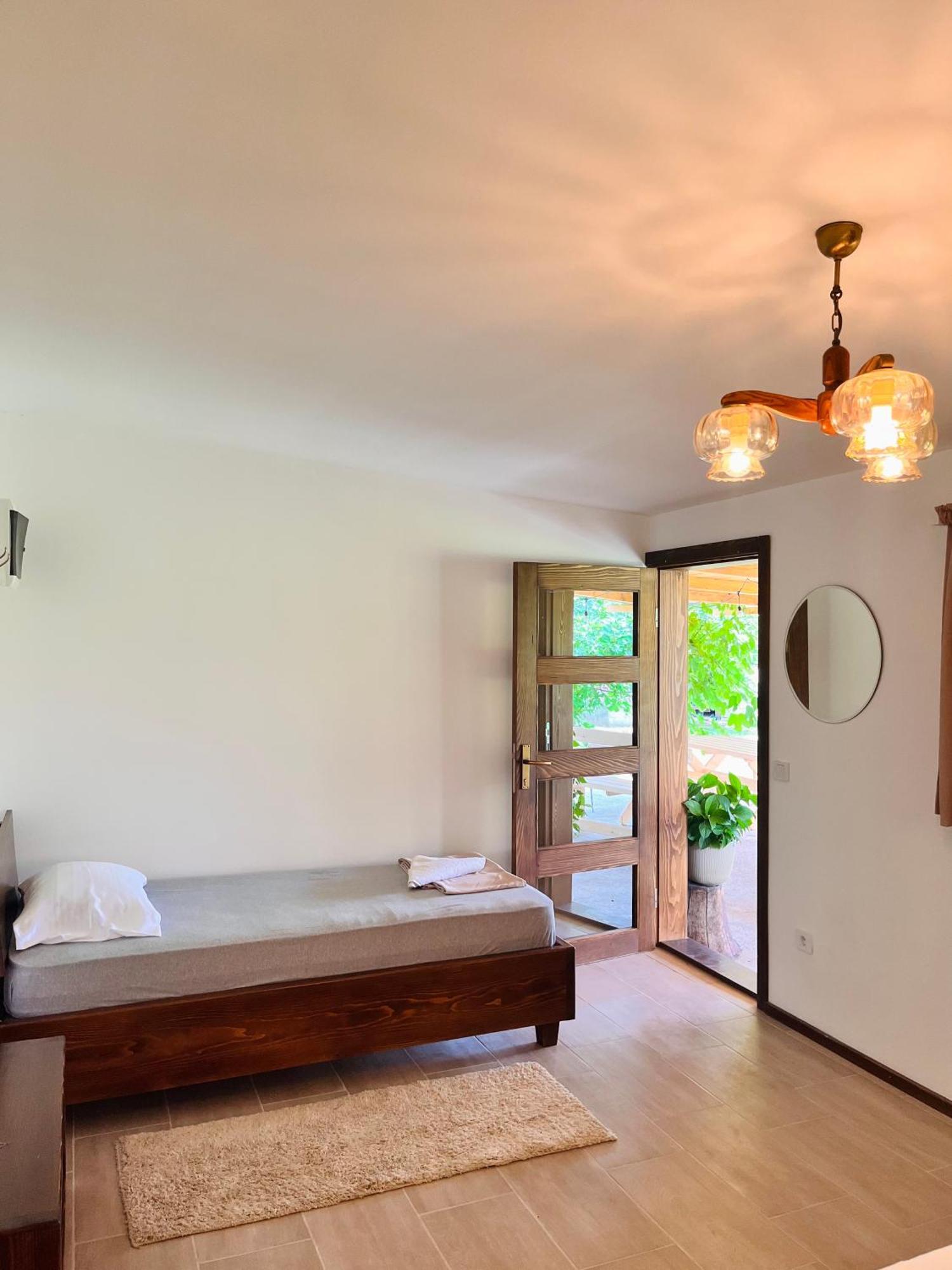Balabani Local Stay Golubovci Exteriér fotografie